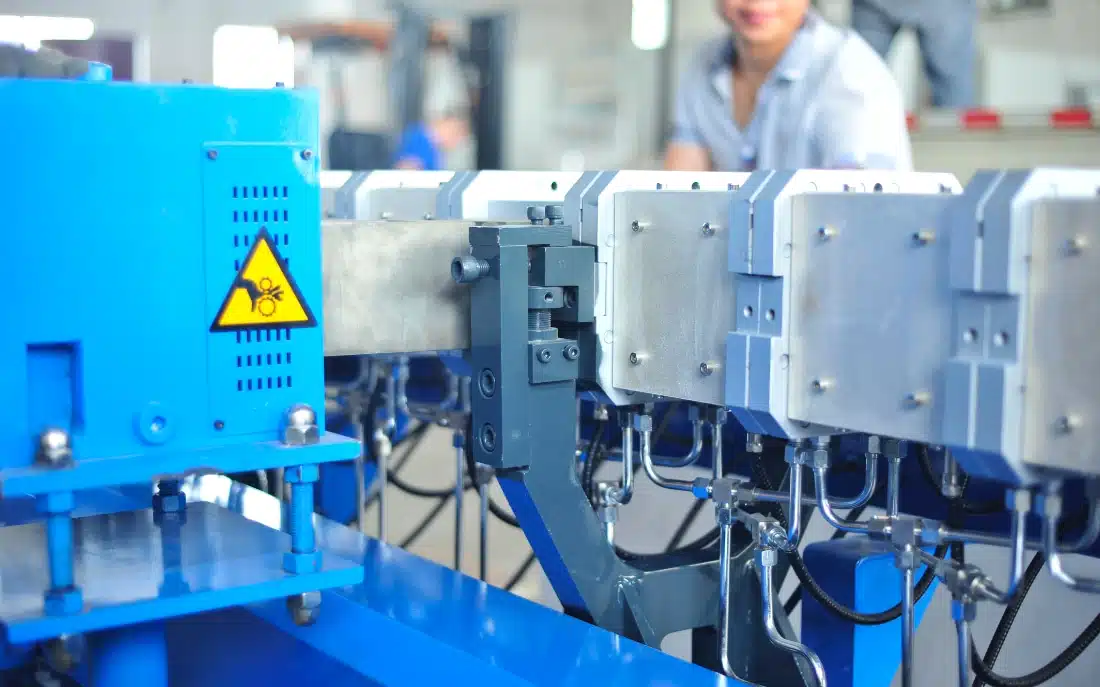 Khung đỡ trung tâm máy đùn trục vít đồng tâm